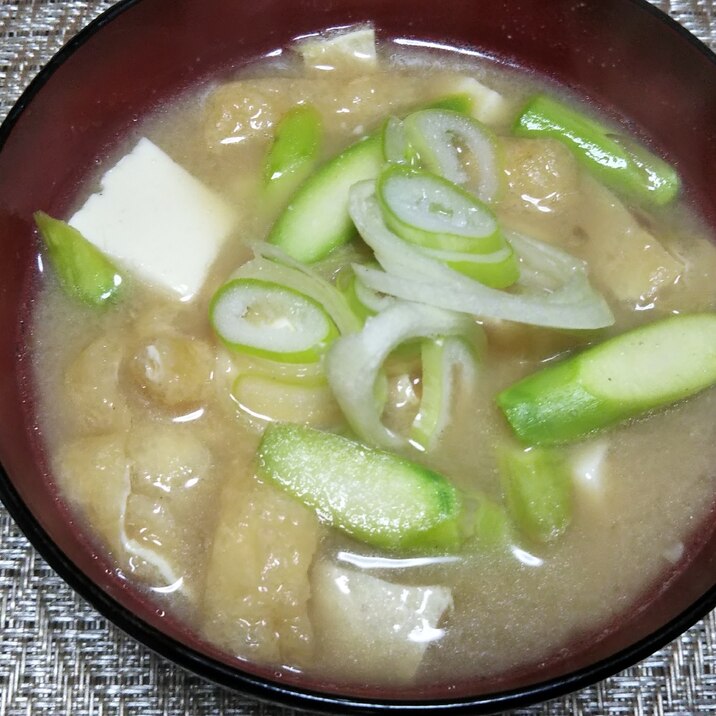 アスパラと豆腐と油揚げと長ねぎの味噌汁☆